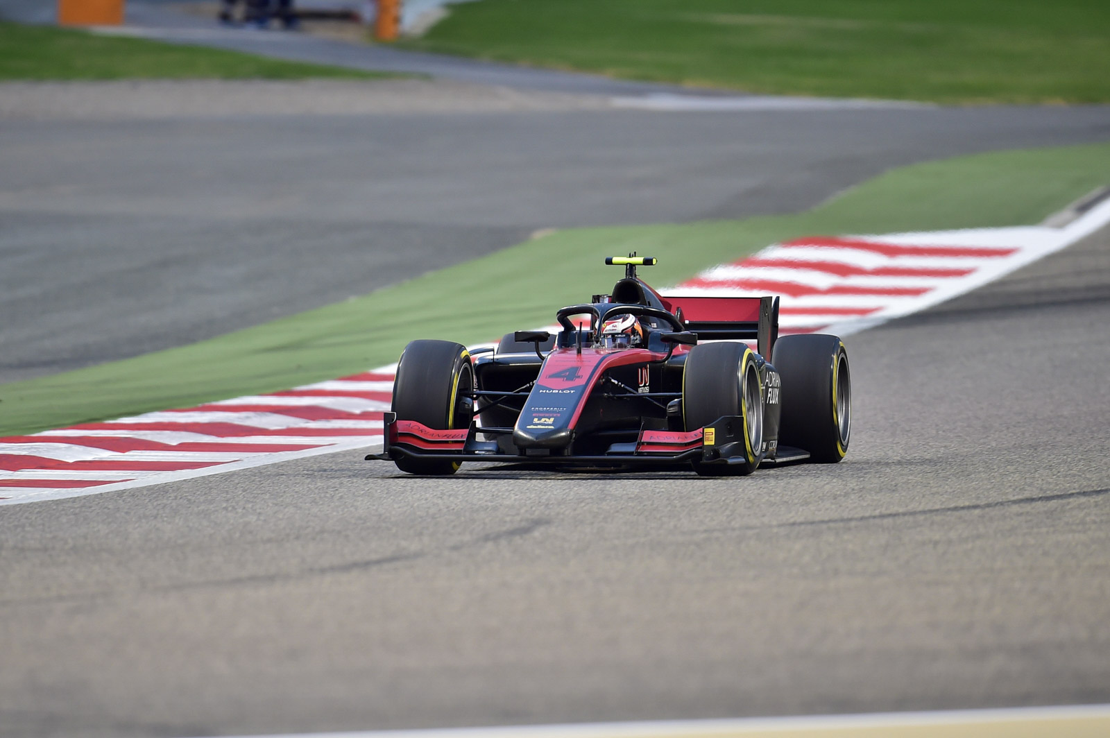 Ilott captures pole for F2 Feature Race - Bahrain International Circuit